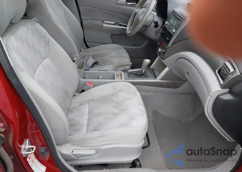 2010 Subaru Forester 2.5X Premium z USA, uszkodzony, nr VIN JF2SH6CC7AH727036